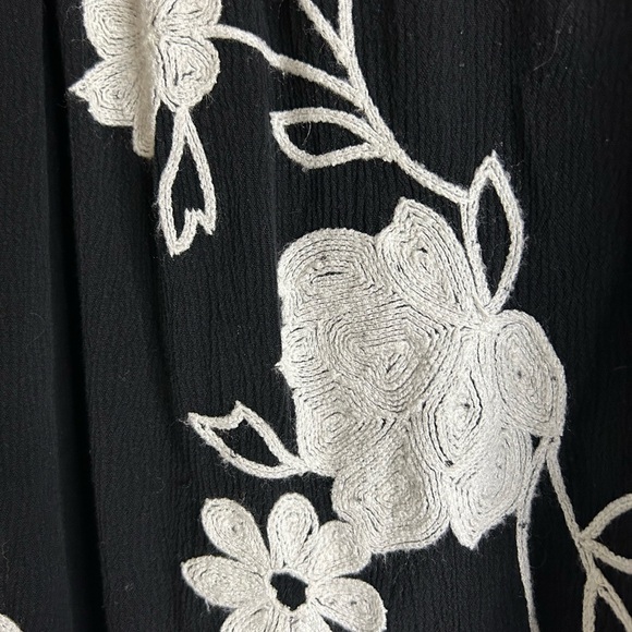 INC International Concepts Black and White Off-Shoulder Bell Sleeve Blouse - Picture 3 of 5